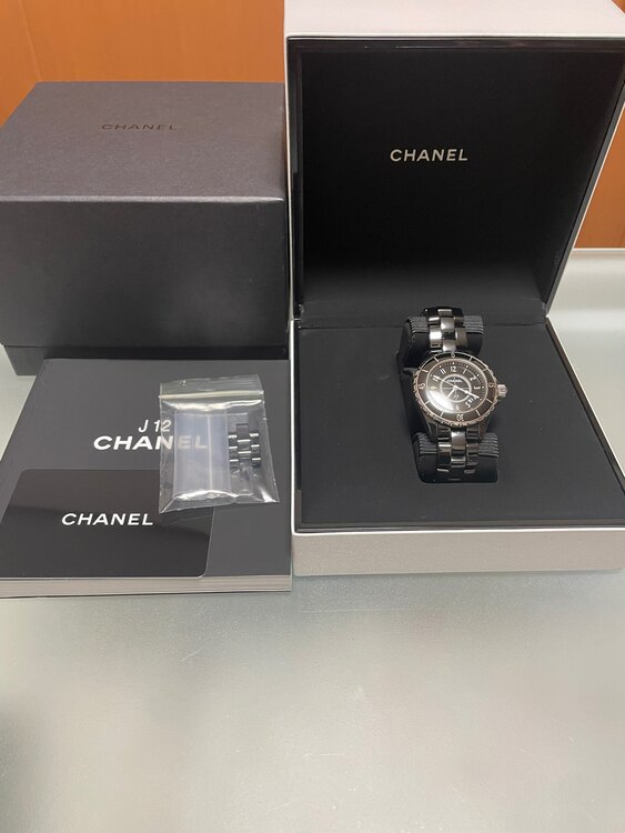 シャネル J12 H068（高級時計）の商品画像 - 査定依頼日：2024年12月27日 - 最高査定価格：290,000円