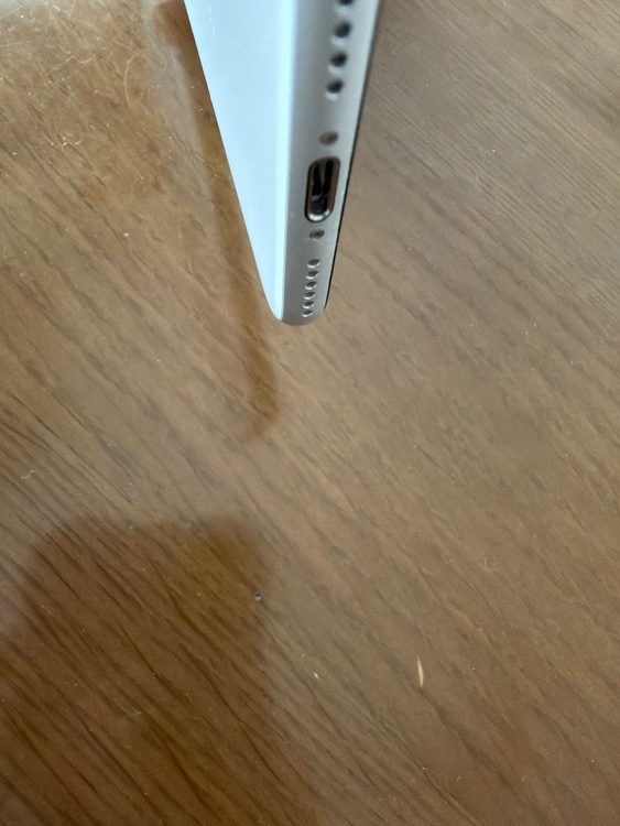 iPhoneSE2-128w（スマホ）の商品画像 - 査定依頼日：2026年3月22日 - 最高査定価格：15,000円