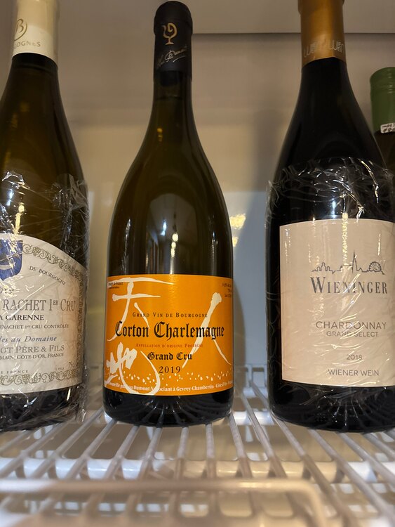 ドメーヌ・ルー・デュモン ジュヴレ・シャンベルタン ラ・ブリュネル [2018]（お酒）の商品画像 - 査定依頼日：2025年4月3日 - 最高査定価格：484,500円