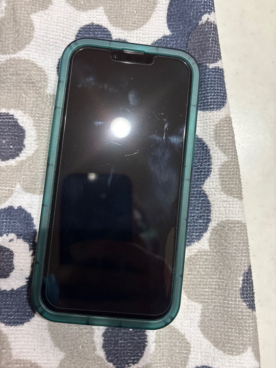 iPhone iPhone 13 128GB au（スマホ）の商品画像 - 査定依頼日：2026年6月5日 - 最高査定価格：34,000円