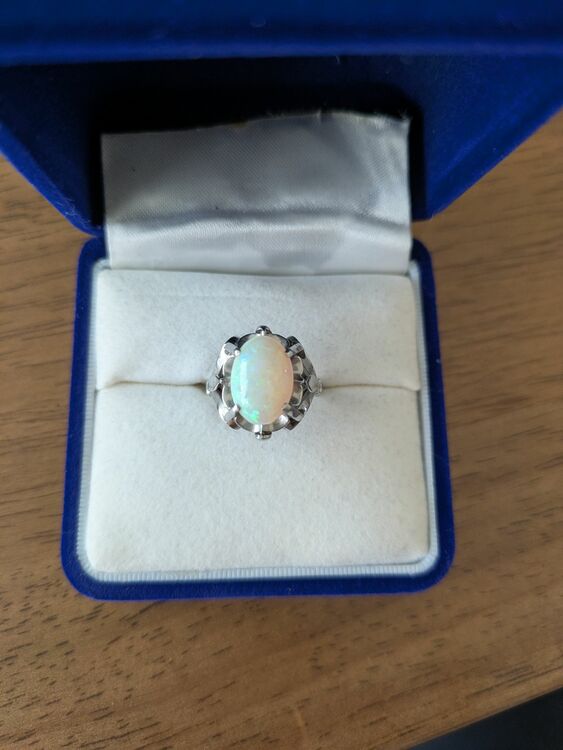 オパールリング（金・貴金属）の商品画像 - 査定依頼日：2025年10月10日 - 最高査定価格：100,000円