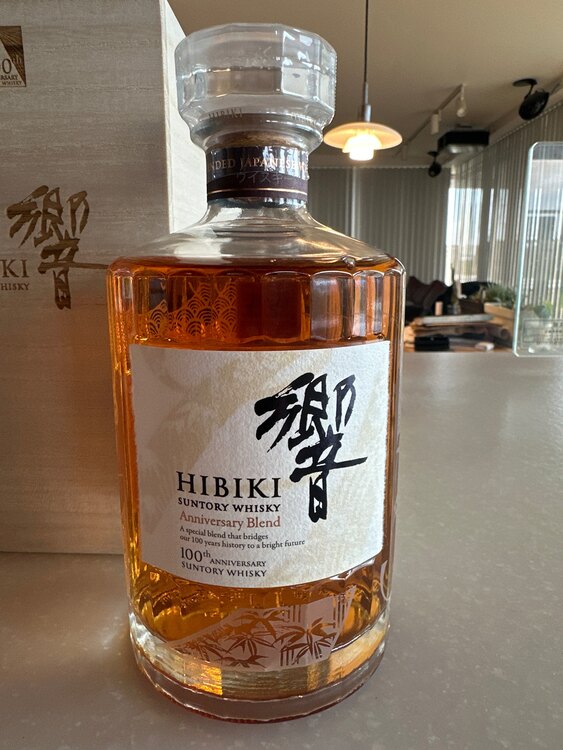 ウイスキー サントリー響 （お酒）の商品画像 - 査定依頼日：2025年1月11日 - 最高査定価格：72,000円