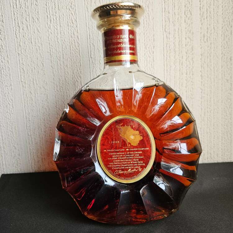 ブランデー レミーマルタン （お酒）の商品画像 - 査定依頼日：2025年4月21日 - 最高査定価格：9,500円