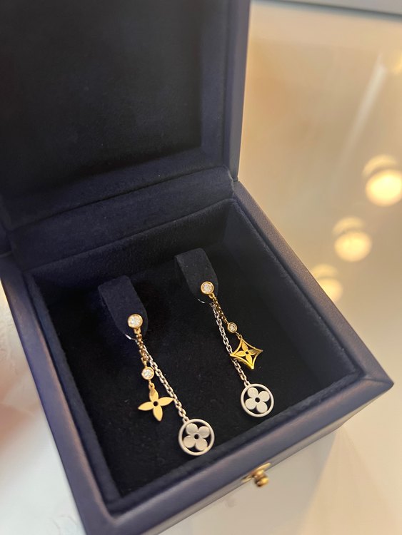 ブックル ドレイユ　モノグラム・イディール ダブル チェーン（宝石）の商品画像 - 査定依頼日：2022年9月21日 - 最高査定価格：210,000円