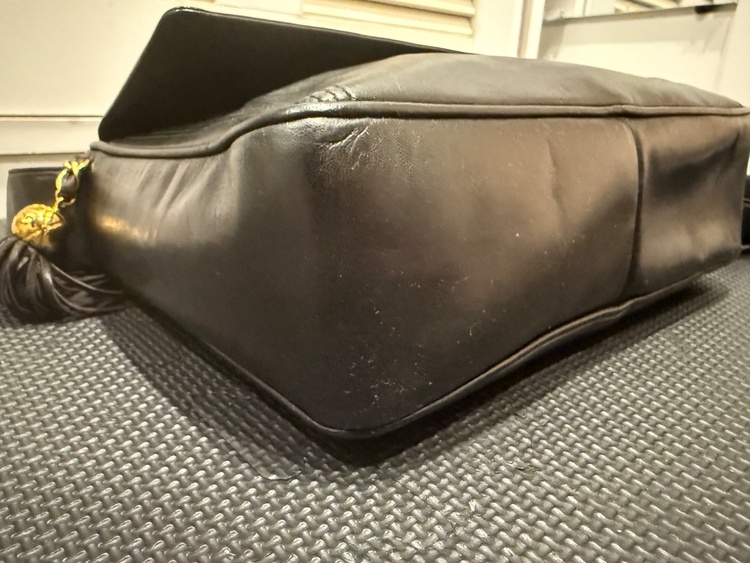 【3番台/美品】シャネル ラムスキン デカココ フリンジ ショルダーバッグ 黒（ブランドバッグ）の商品画像 - 査定依頼日：2026年9月5日 - 最高査定価格：170,000円
