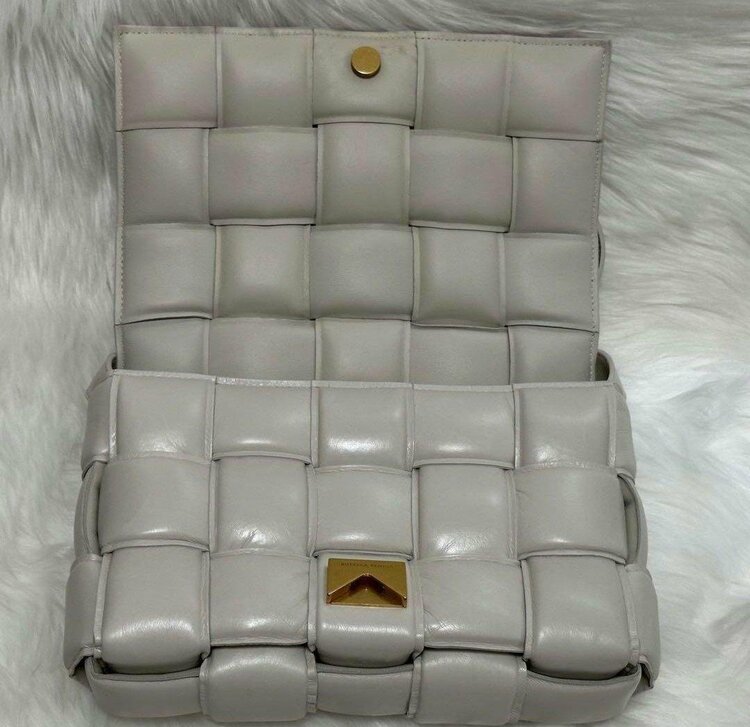 ボッテガ・ヴェネタ  （ブランドバッグ）の商品画像 - 査定依頼日：2025年12月23日 - 最高査定価格：130,000円