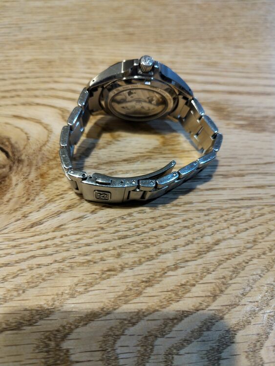 セイコー スプリントドライブ SBGA073（高級時計）の商品画像 - 査定依頼日：2025年9月9日 - 最高査定価格：370,000円