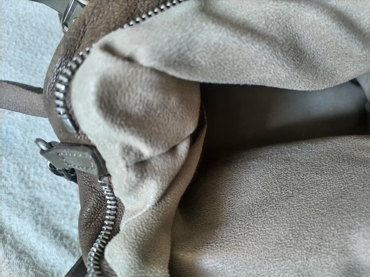 ジミーチュウ  （ブランドバッグ）の商品画像 - 査定依頼日：2026年3月16日 - 最高査定価格：6,000円