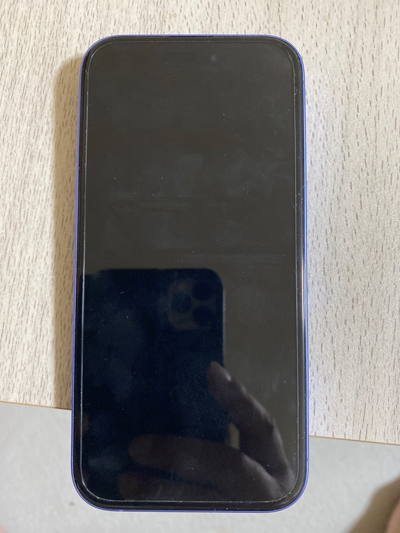 iPhone iPhone 16 128GB au（スマホ）の商品画像 - 査定依頼日：2026年7月4日 - 最高査定価格：80,000円