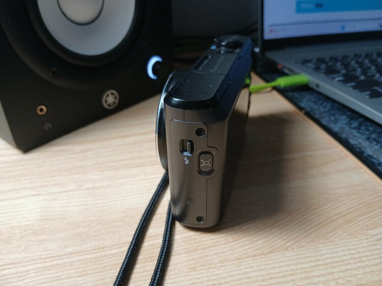 Canon PowerShot SX720 HS（ブラック）（カメラ）の商品画像 - 査定依頼日：2026年8月30日 - 最高査定価格：34,000円