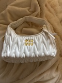 ミュウミュウ  （ブランドバッグ）の商品画像 - 査定依頼日：2026年1月24日 - 最高査定価格：150,000円