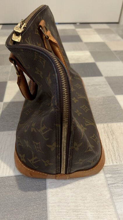 ルイヴィトン モノグラム （ブランドバッグ）の商品画像 - 査定依頼日：2024年10月1日 - 最高査定価格：52,000円
