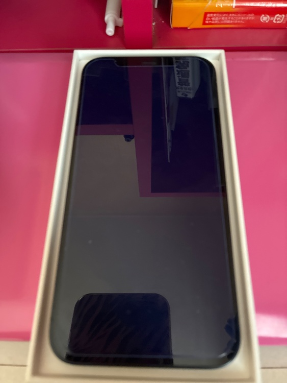 iPhone iPhone 12 64GB au（スマホ）の商品画像 - 査定依頼日：2026年9月27日 - 最高査定価格：20,500円