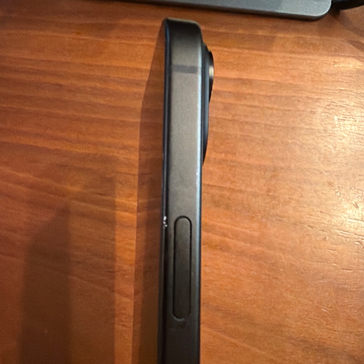 iPhone iPhone 15 128GB SIMフリー（スマホ）の商品画像 - 査定依頼日：2026年7月2日 - 最高査定価格：63,000円