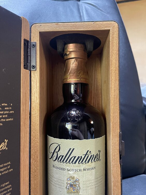 Ballantine‘s Blended scotch whisky（お酒）の商品画像 - 査定依頼日：2025年5月3日 - 最高査定価格：20,000円