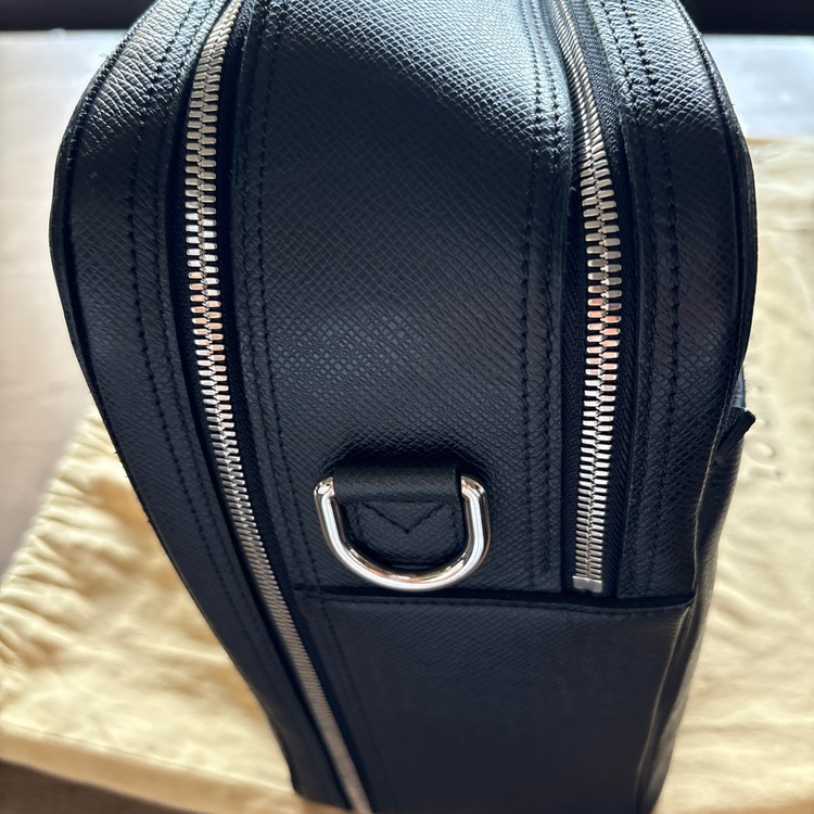 ルイヴィトン　オーバーナイト（ブランドバッグ）の商品画像 - 査定依頼日：2025年6月30日 - 最高査定価格：70,000円