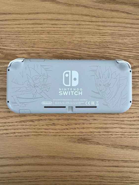 Nintendo Switch Light （ゲーム機本体・ゲームソフト）の商品画像 - 査定依頼日：2025年4月28日 - 最高査定価格：10,000円