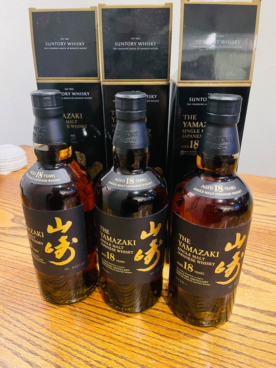 山崎１８年3本（お酒）の商品画像 - 査定依頼日：2025年10月6日 - 最高査定価格：249,000円