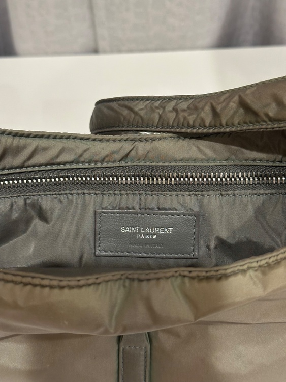 サンローラン SAINT LAURENT LE5A7ショルダーバッグ（ブランドバッグ）の商品画像 - 査定依頼日：2026年9月19日 - 最高査定価格：85,000円