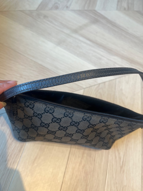 バック（ブランドバッグ）の商品画像 - 査定依頼日：2026年2月15日 - 最高査定価格：35,000円