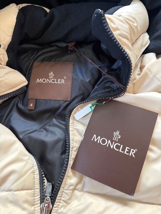 バジーレ　3ｘｌ（古着・ファッション）の商品画像 - 査定依頼日：2026年4月26日 - 最高査定価格：100,000円