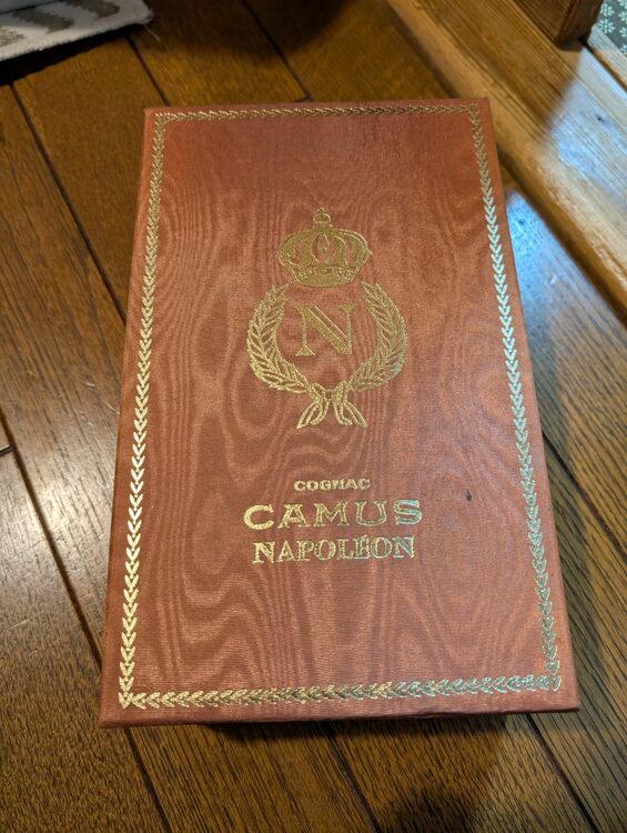 ブランデー カミュ （お酒）の商品画像 - 査定依頼日：2025年7月17日 - 最高査定価格：3,500円