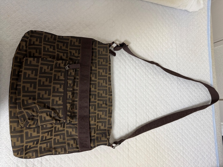 フェンディ  （ブランドバッグ）の商品画像 - 査定依頼日：2026年3月19日 - 最高査定価格：40,000円