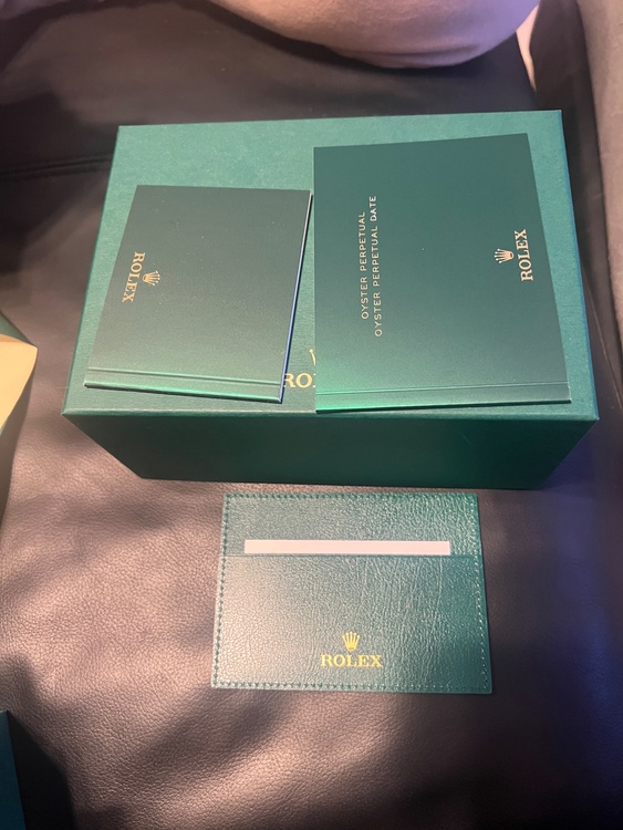 ロレックス パーペチュアル 124200 べーしん（高級時計）の商品画像 - 査定依頼日：2026年1月26日 - 最高査定価格：1,450,000円