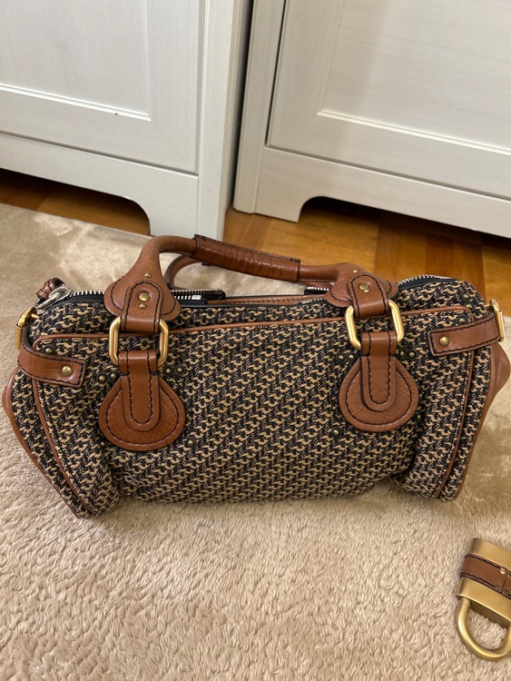 その他 クロエ （ブランドバッグ）の商品画像 - 査定依頼日：2025年10月13日 - 最高査定価格：50,000円