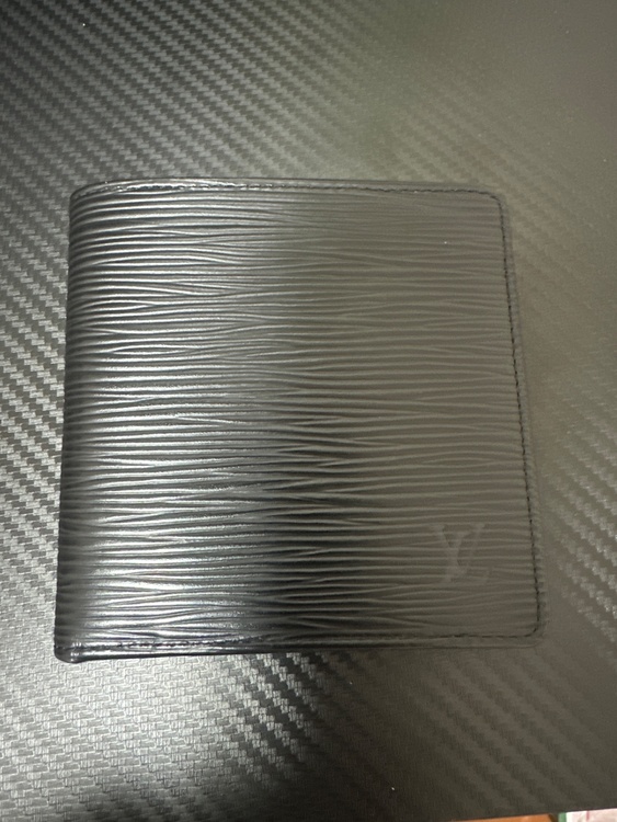 ルイヴィトン エピ （ブランドバッグ）の商品画像 - 査定依頼日：2025年12月13日 - 最高査定価格：30,000円