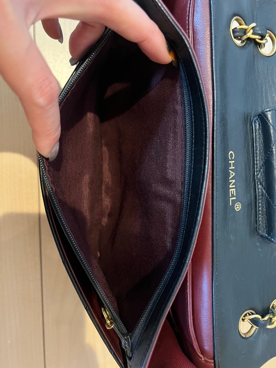 マトラッセ　シングルフラップ　ダブルチェーン（ブランドバッグ）の商品画像 - 査定依頼日：2025年11月11日 - 最高査定価格：300,000円