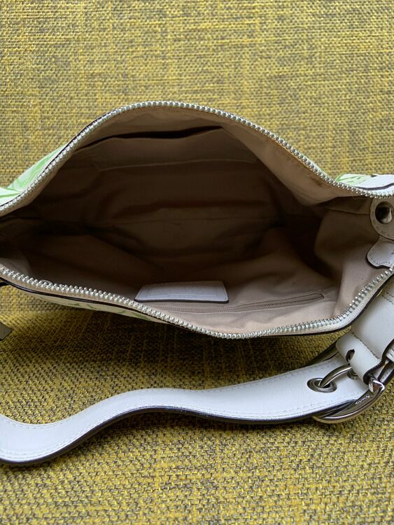 コーチのハンドバッグ（ブランドバッグ）の商品画像 - 査定依頼日：2025年6月19日 - 最高査定価格：2,000円