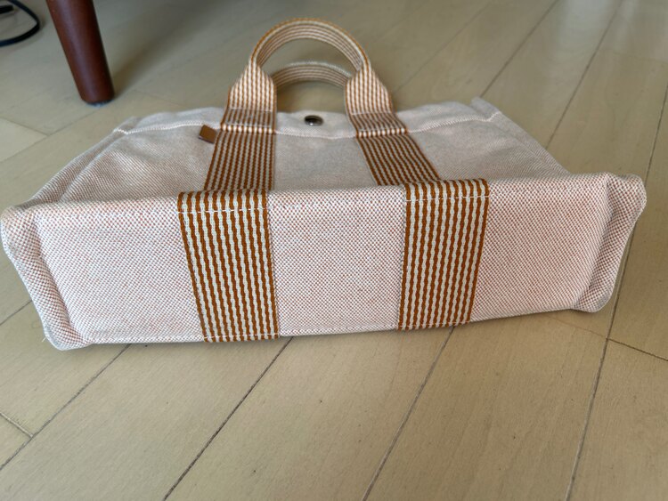 エルメス フールトゥ （ブランドバッグ）の商品画像 - 査定依頼日：2025年1月19日 - 最高査定価格：21,000円