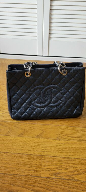 GSTトート　キャビアスキン　A50995　シルバー金具（ブランドバッグ）の商品画像 - 査定依頼日：2026年1月30日 - 最高査定価格：300,000円