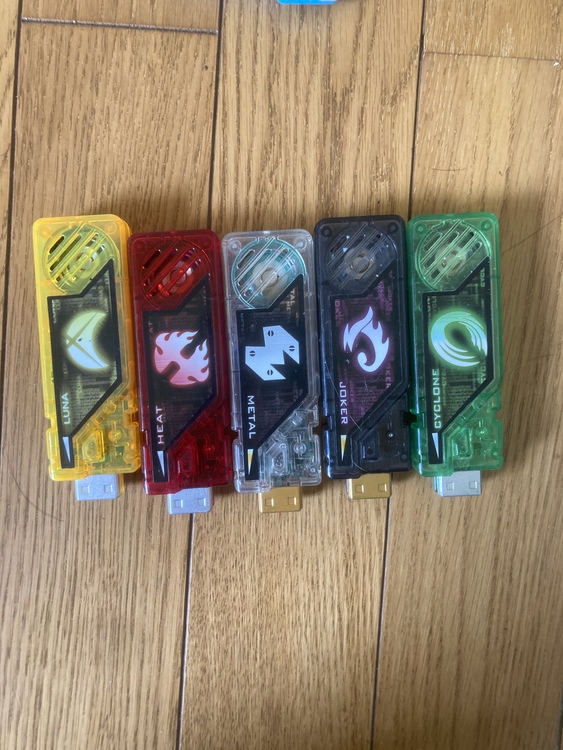 プレイステーション3 仮面ライダーグッズ等（ゲーム機本体・ゲームソフト）の商品画像 - 査定依頼日：2021年9月3日 - 最高査定価格：6,000円