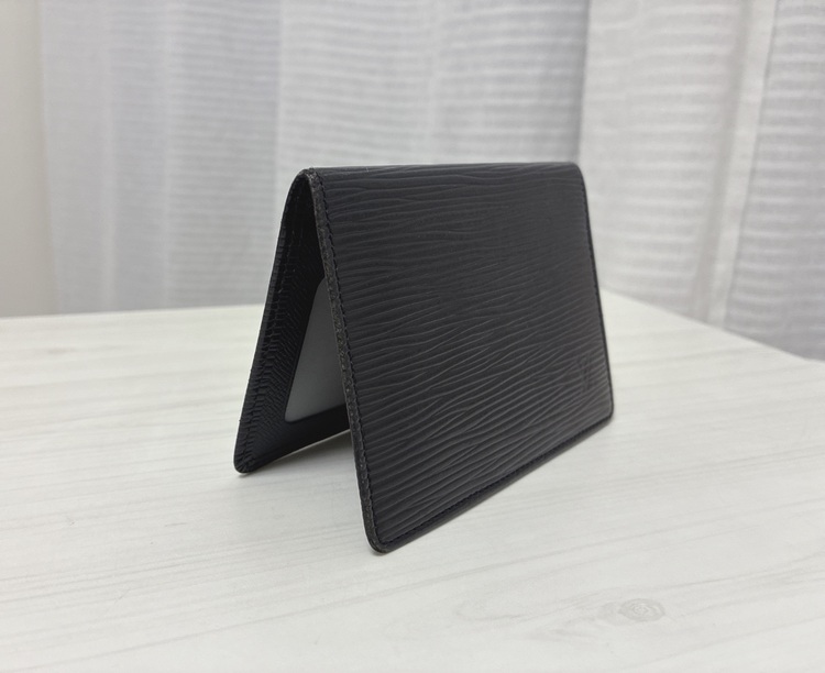 ポルト2カルトヴェルティカル（ブランド財布・小物）の商品画像 - 査定依頼日：2025年10月24日 - 最高査定価格：6,000円