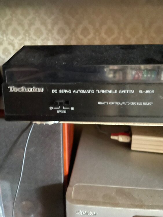レコードプレーヤー（オーディオ・スピーカー）の商品画像 - 査定依頼日：2025年3月10日 - 最高査定価格：800円