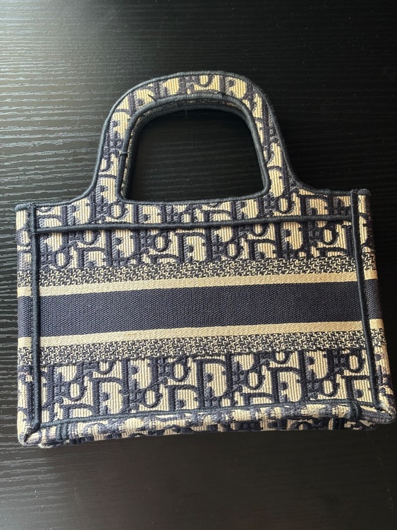 ディオール  （ブランドバッグ）の商品画像 - 査定依頼日：2025年9月17日 - 最高査定価格：150,000円