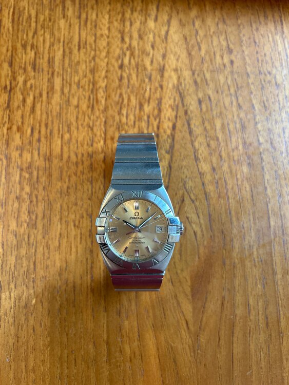 オメガ コンステーション （高級時計）の商品画像 - 査定依頼日：2025年5月19日 - 最高査定価格：250,000円