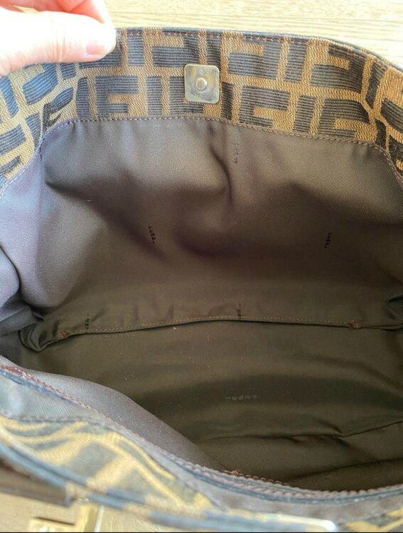 フェンディ ハンドバッグ ズッカ マンマ（ブランドバッグ）の商品画像 - 査定依頼日：2025年4月17日 - 最高査定価格：40,000円