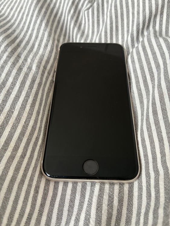 iPhone SE (第 3 世代) 64GB Softbank（スマホ）の商品画像 - 査定依頼日：2026年3月15日 - 最高査定価格：20,000円