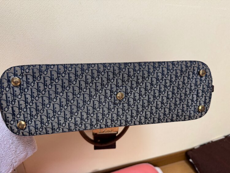 トロッター柄ハンドバッグ（ブランドバッグ）の商品画像 - 査定依頼日：2025年3月23日 - 最高査定価格：80,000円