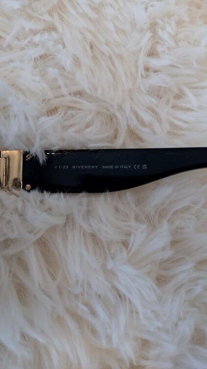 サングラス（古着・ファッション）の商品画像 - 査定依頼日：2026年2月13日 - 最高査定価格：15,000円