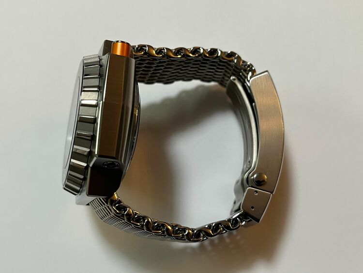 オメガ シーマスター プロプロフ 227.90.55.21.01.00（高級時計）の商品画像 - 査定依頼日：2025年8月30日 - 最高査定価格：1,150,000円