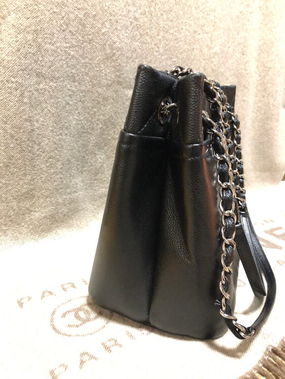 シャネルシルバーチェーントート（ブランドバッグ）の商品画像 - 査定依頼日：2025年1月15日 - 最高査定価格：240,000円