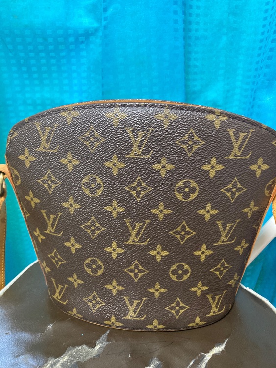 ドルーオ（古着・ファッション）の商品画像 - 査定依頼日：2025年9月6日 - 最高査定価格：30,000円