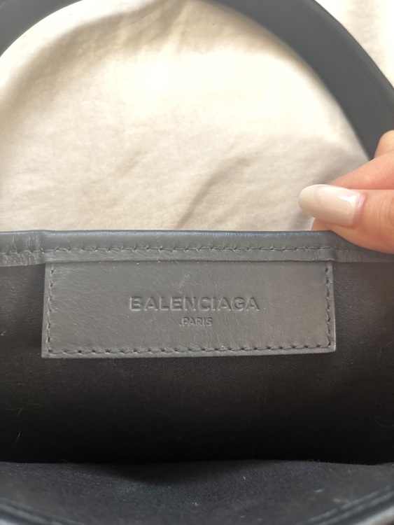 バレンシアガ  （ブランドバッグ）の商品画像 - 査定依頼日：2025年11月21日 - 最高査定価格：55,000円