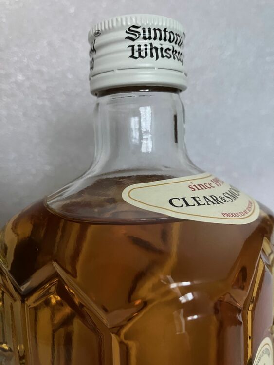 サントリーウイスキー　白角　700ml（お酒）の商品画像 - 査定依頼日：2025年10月26日 - 最高査定価格：2,000円