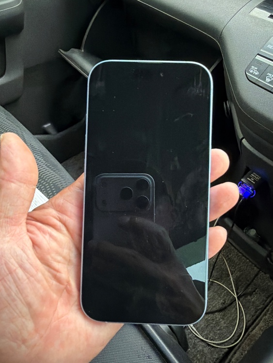 iPhone iPhone 17 256GB au（スマホ）の商品画像 - 査定依頼日：2026年8月27日 - 最高査定価格：110,000円