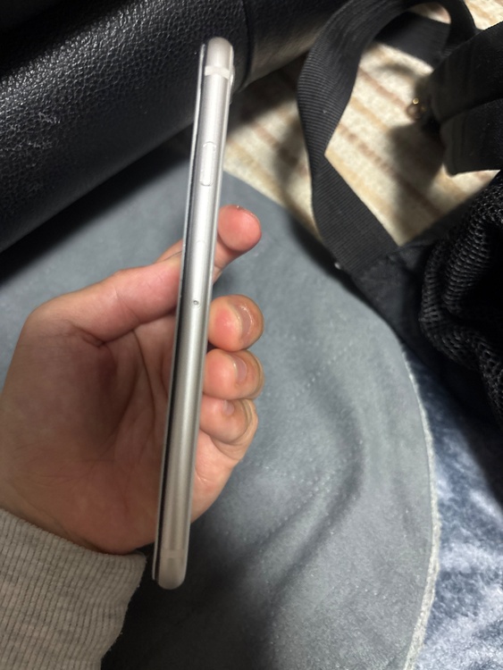 iPhone SE (第 3 世代) 128GB SIMフリー（スマホ）の商品画像 - 査定依頼日：2026年4月5日 - 最高査定価格：18,000円